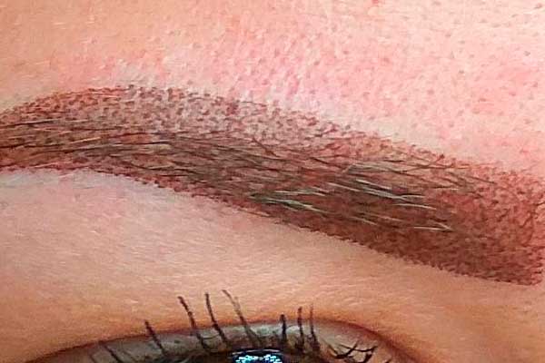 Татуаж бровей